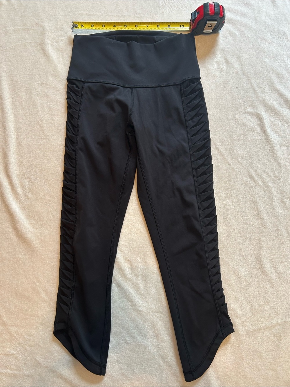 Lululemon athletica sunshine salutation cropped leggings - Picture 2 of 5